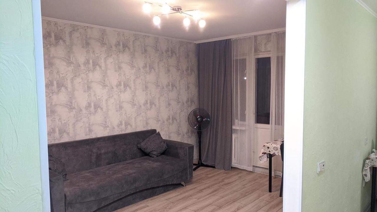 Apartment Near City Center On Peremohy Avenue 46 Chernihiv Luaran gambar